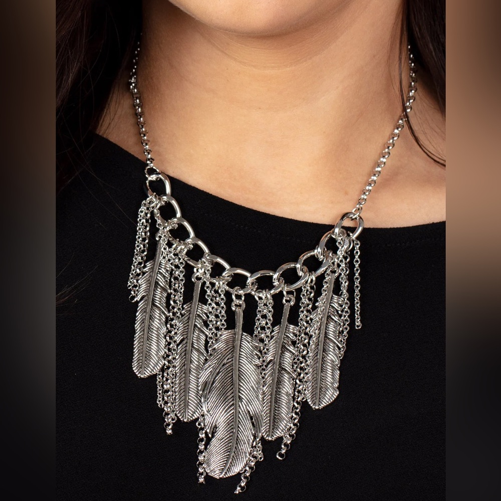 ❤️🔥5/$25❤️🔥 NEST Friends Forever Silver Necklace
